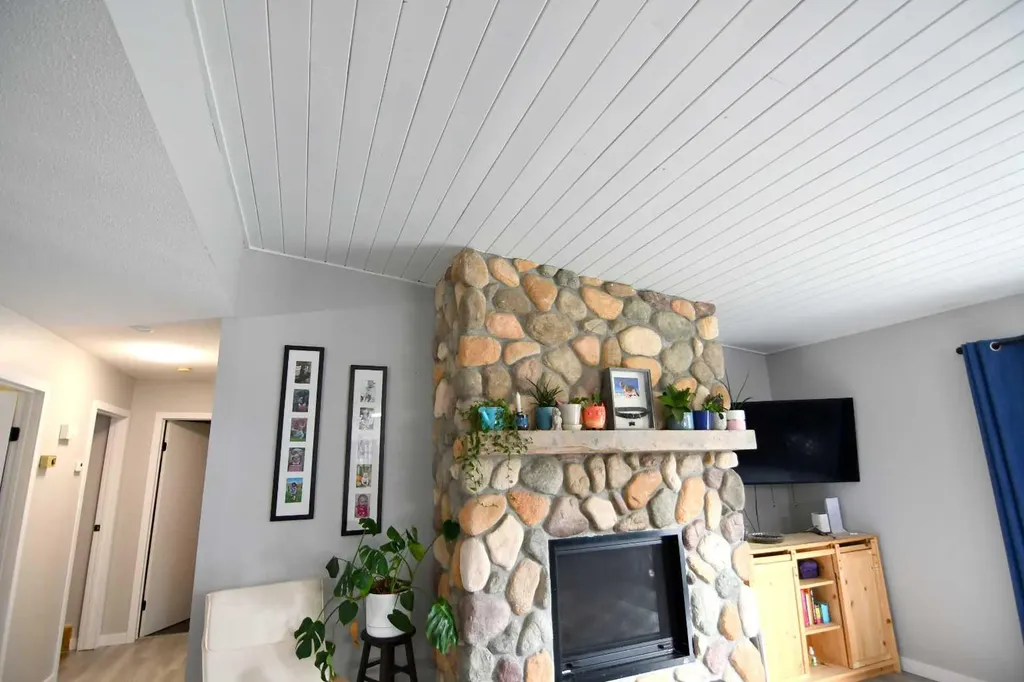 2207 Township Road 372 Rural Red Deer County AB T4G 0M9