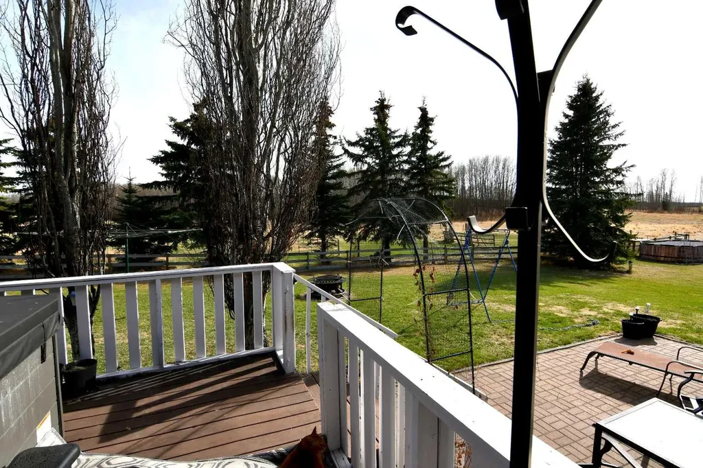 2207 Township Road 372 Rural Red Deer County AB T4G 0M9