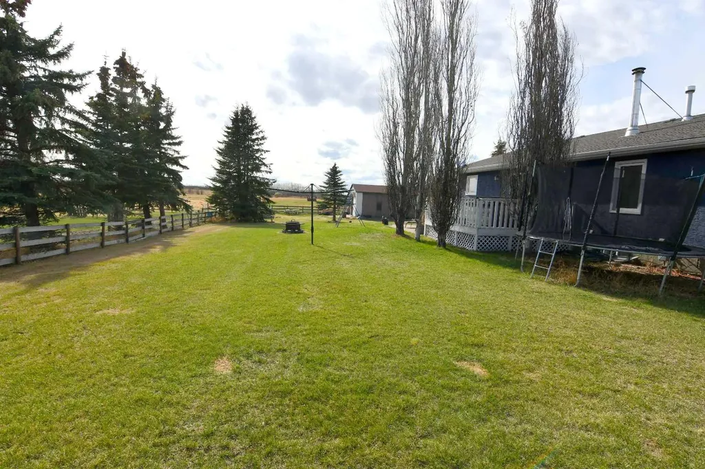 2207 Township Road 372 Rural Red Deer County AB T4G 0M9