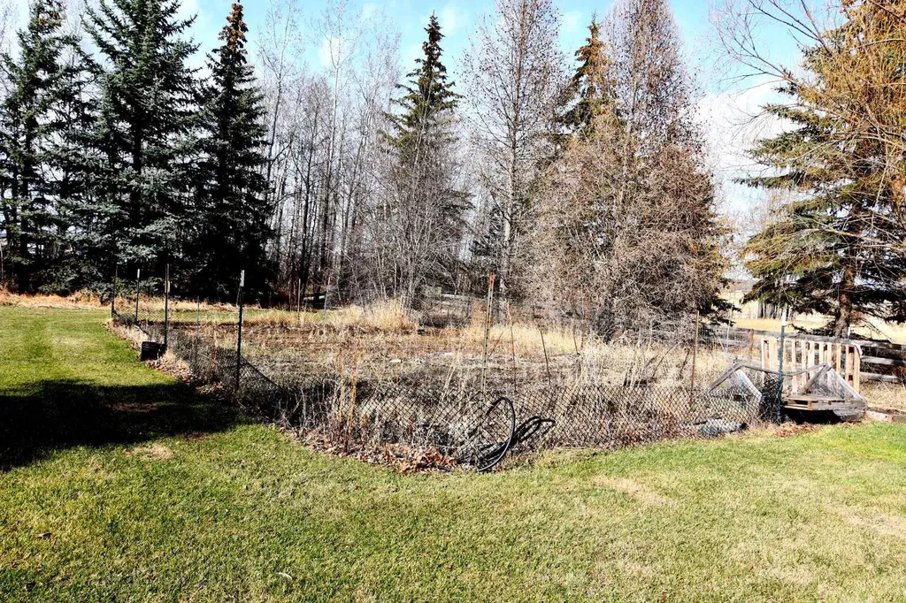 2207 Township Road 372 Rural Red Deer County AB T4G 0M9