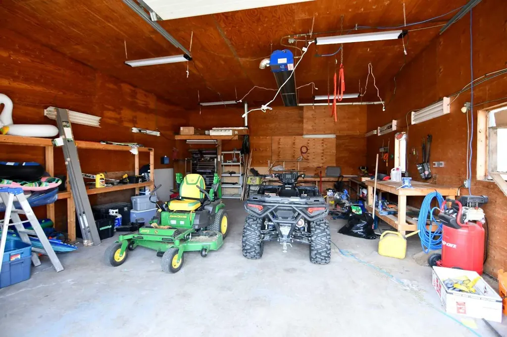 2207 Township Road 372 Rural Red Deer County AB T4G 0M9