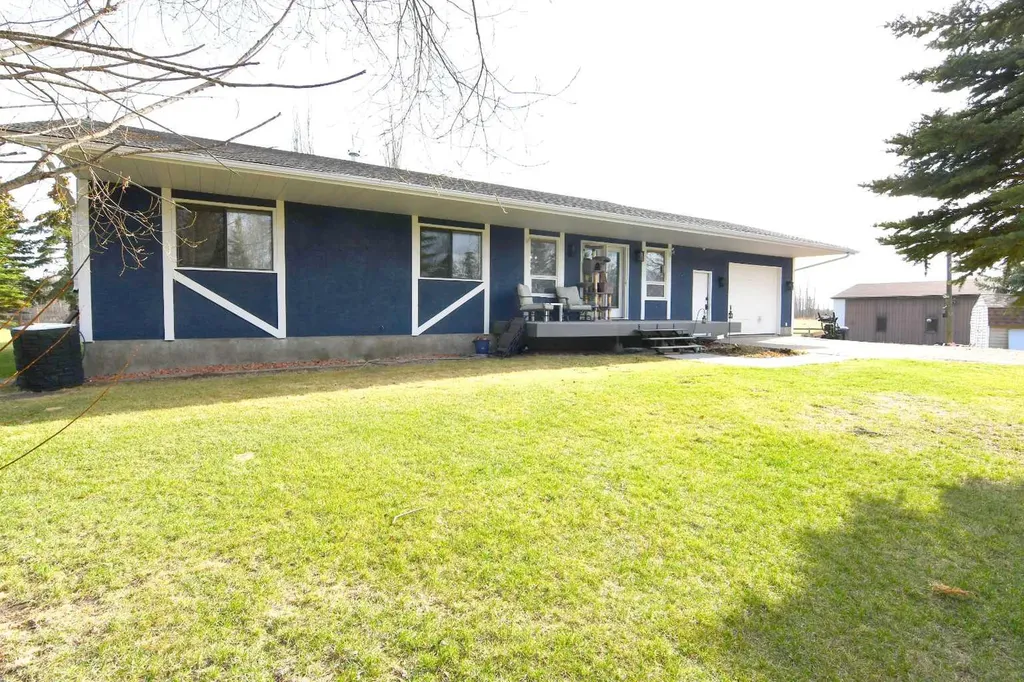 2207 Township Road 372 Rural Red Deer County AB T4G 0M9