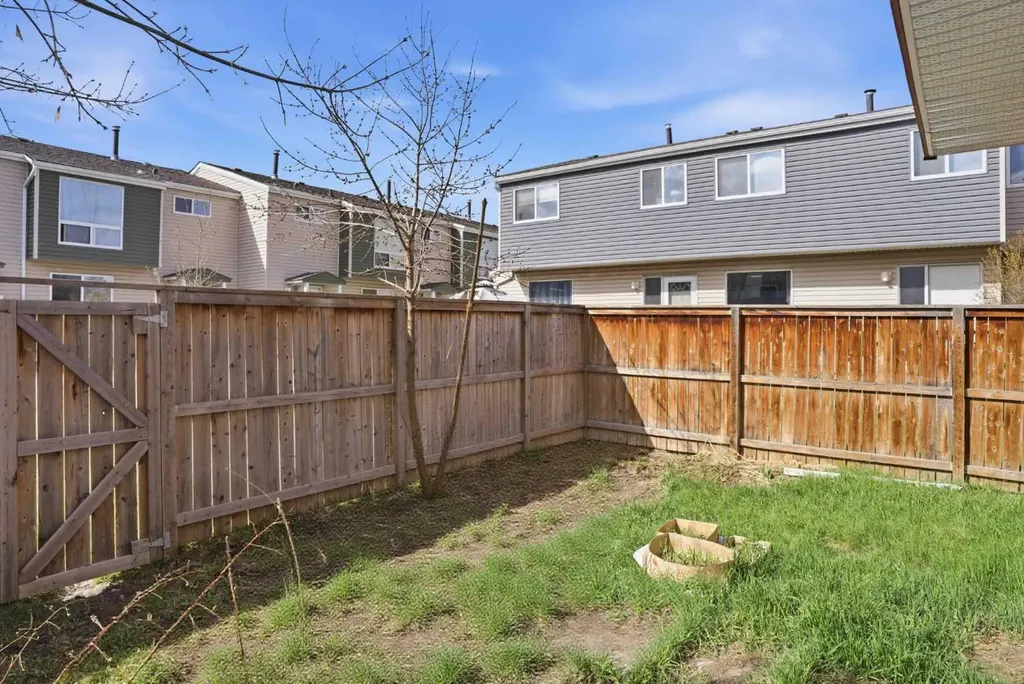 5425 Pensacola Crescent SE Calgary AB T2A2G5