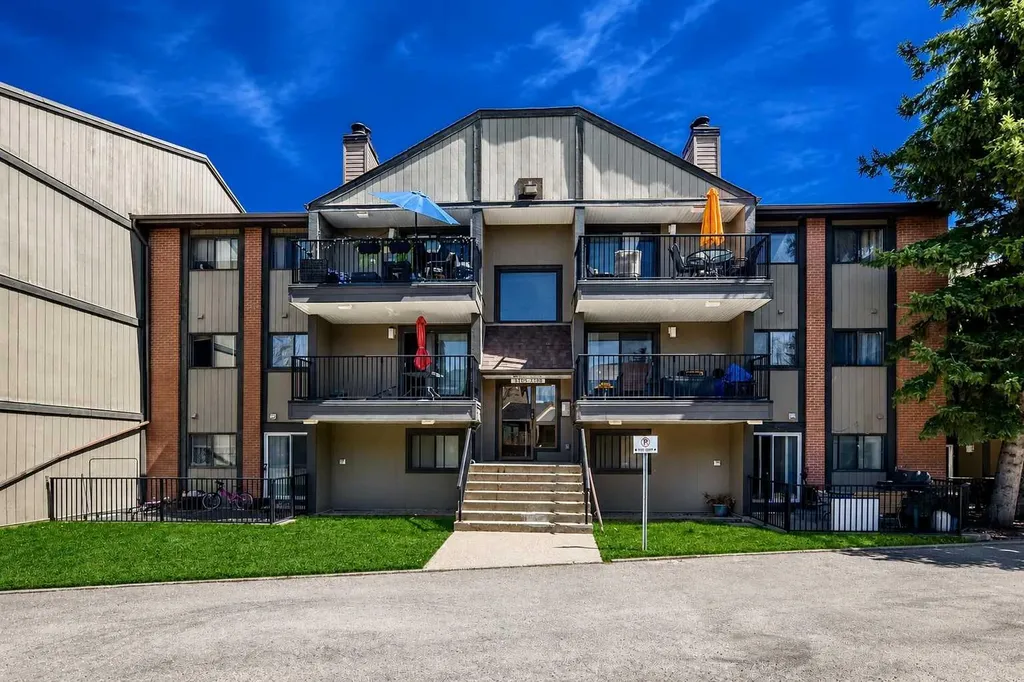13045 6 Street SW Calgary AB T2W 5H1