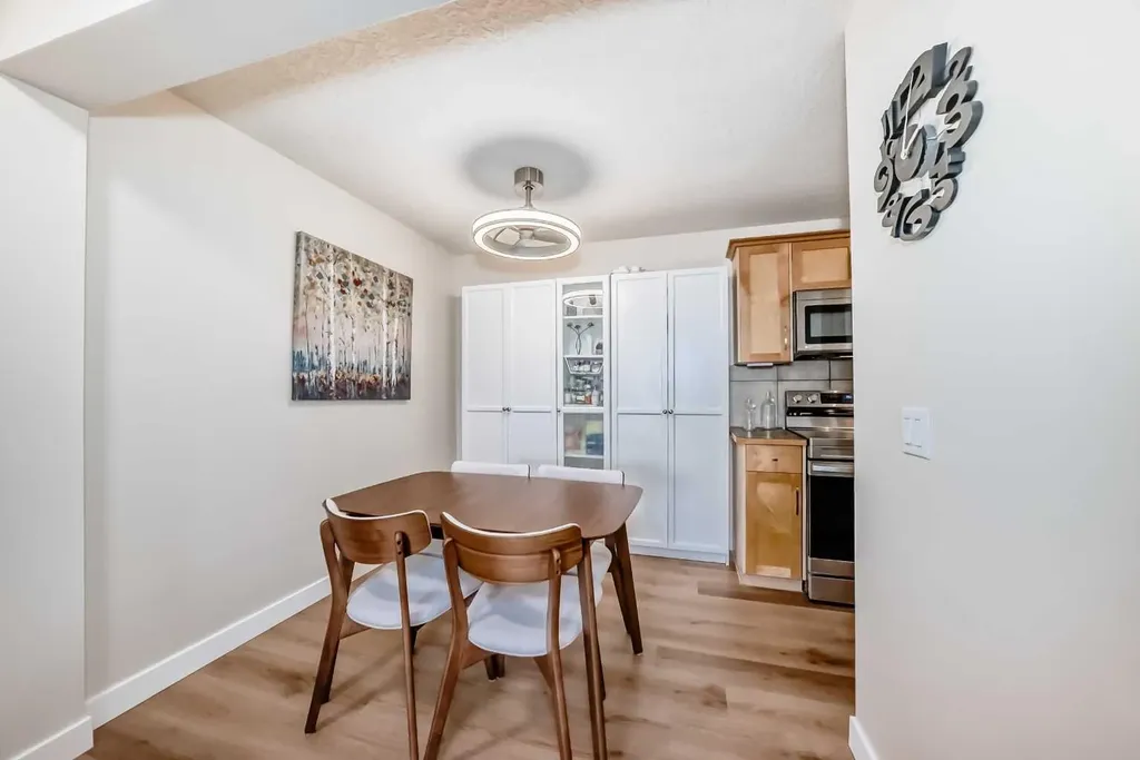 13045 6 Street SW Calgary AB T2W 5H1