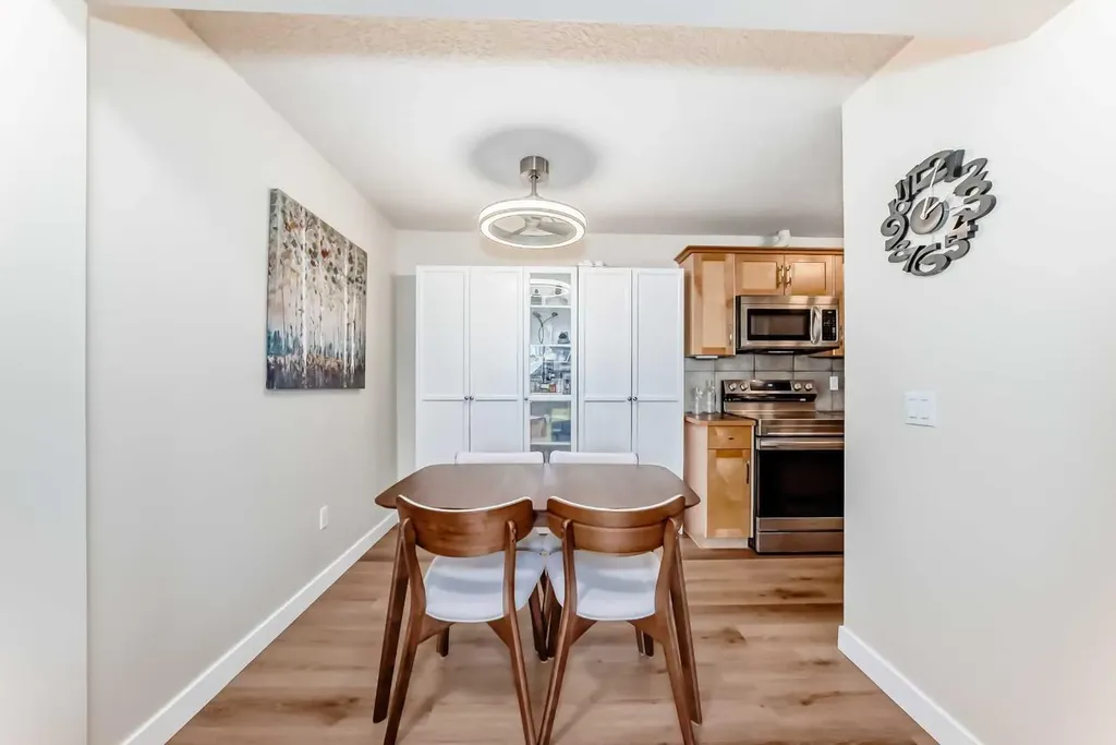13045 6 Street SW Calgary AB T2W 5H1