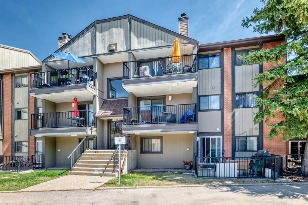 13045 6 Street SW Calgary AB T2W 5H1