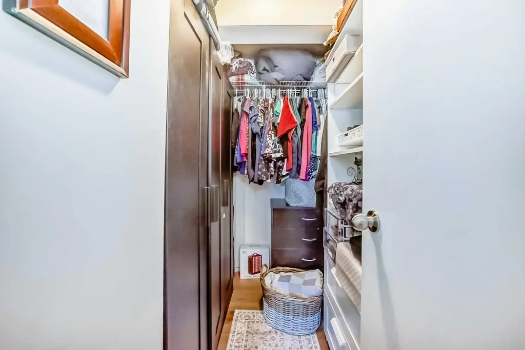 13045 6 Street SW Calgary AB T2W 5H1