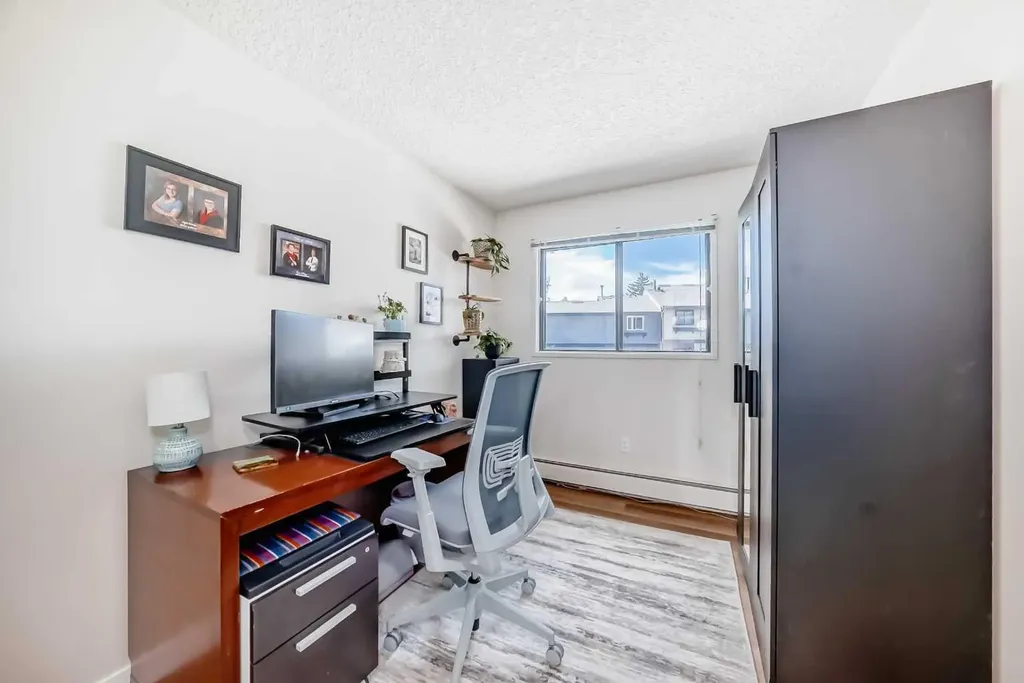 13045 6 Street SW Calgary AB T2W 5H1