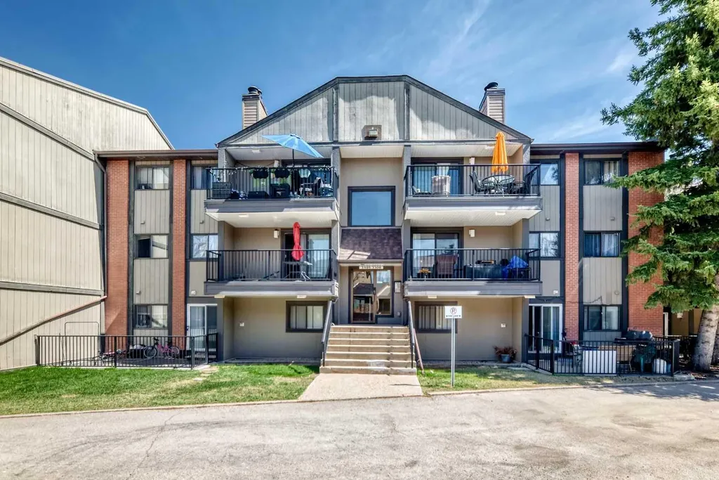 13045 6 Street SW Calgary AB T2W 5H1