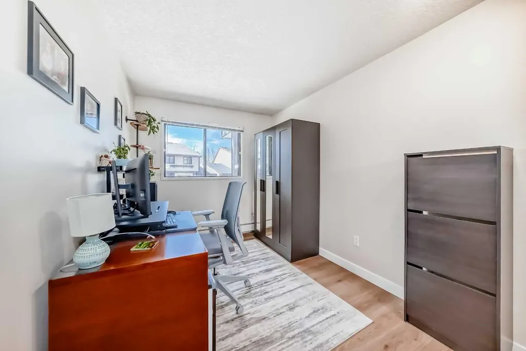 13045 6 Street SW Calgary AB T2W 5H1