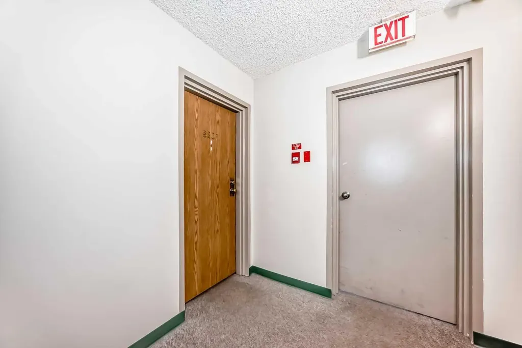 13045 6 Street SW Calgary AB T2W 5H1