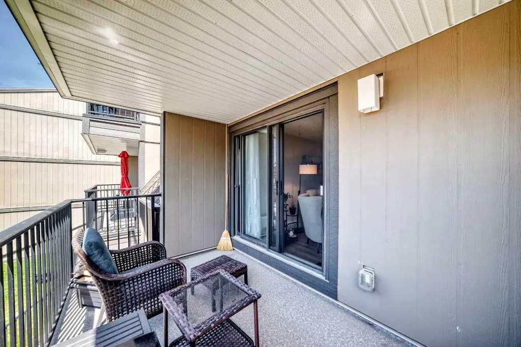 13045 6 Street SW Calgary AB T2W 5H1