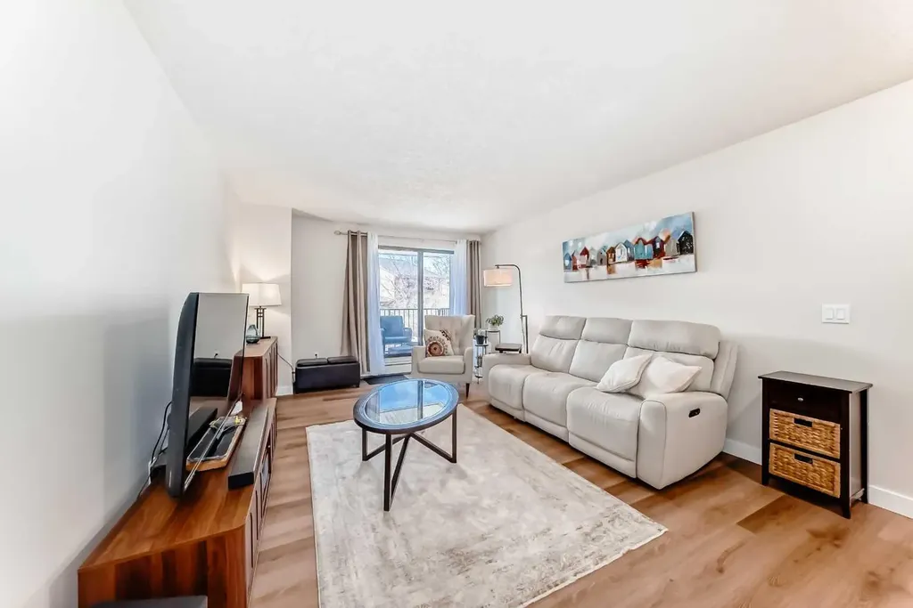 13045 6 Street SW Calgary AB T2W 5H1