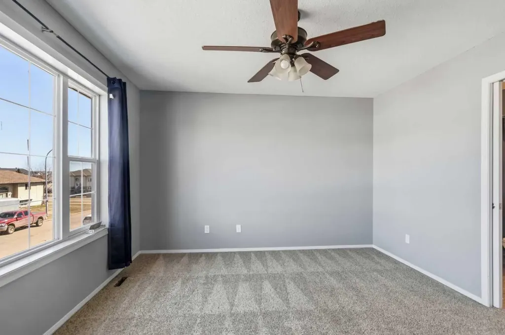 228 Parry Crescent Fort Mcmurray AB T9K 2S9