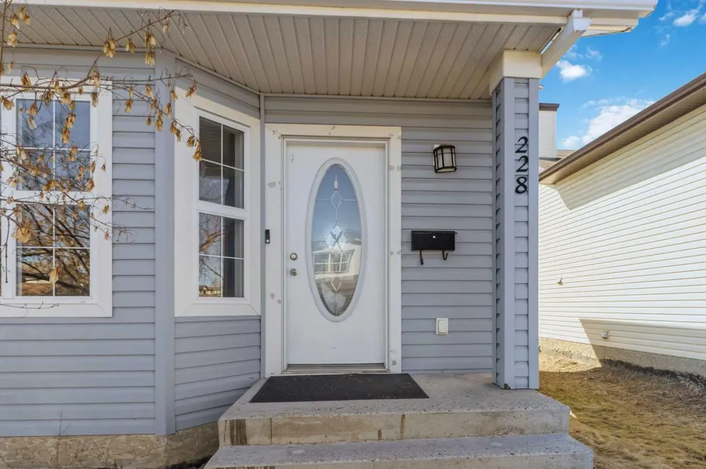 228 Parry Crescent Fort Mcmurray AB T9K 2S9