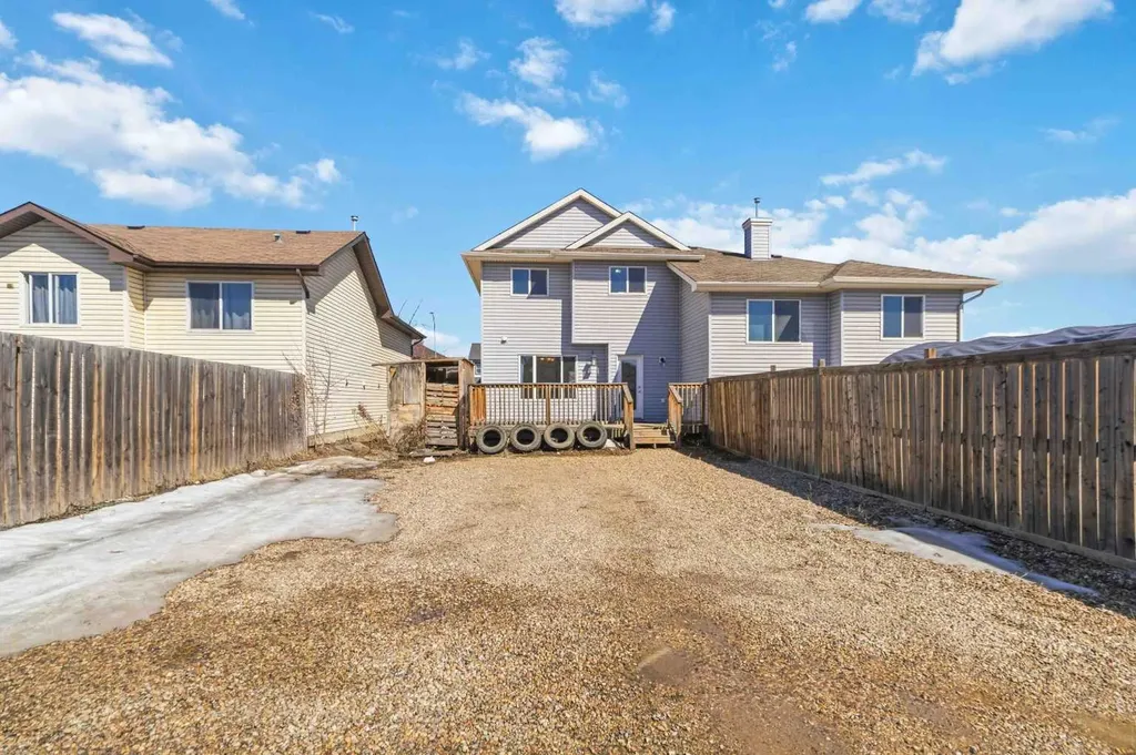 228 Parry Crescent Fort Mcmurray AB T9K 2S9