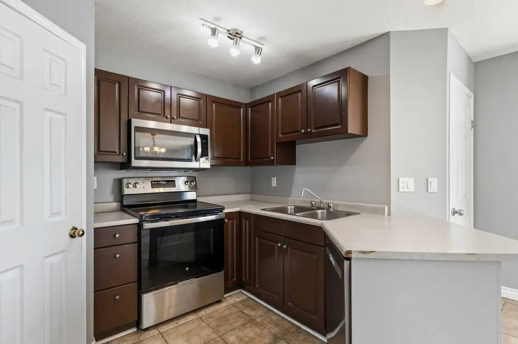 228 Parry Crescent Fort Mcmurray AB T9K 2S9