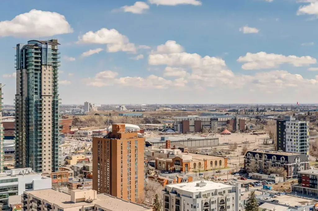135 13 Avenue SW Calgary AB T2R 0W8