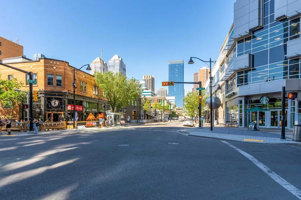 135 13 Avenue SW Calgary AB T2R 0W8