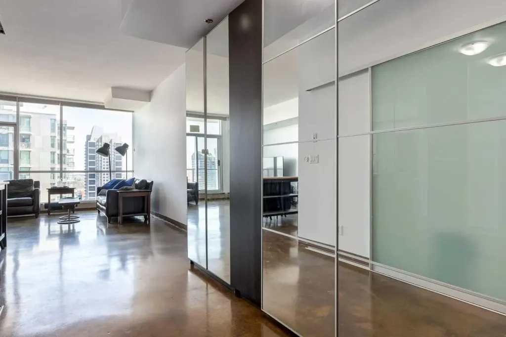 135 13 Avenue SW Calgary AB T2R 0W8