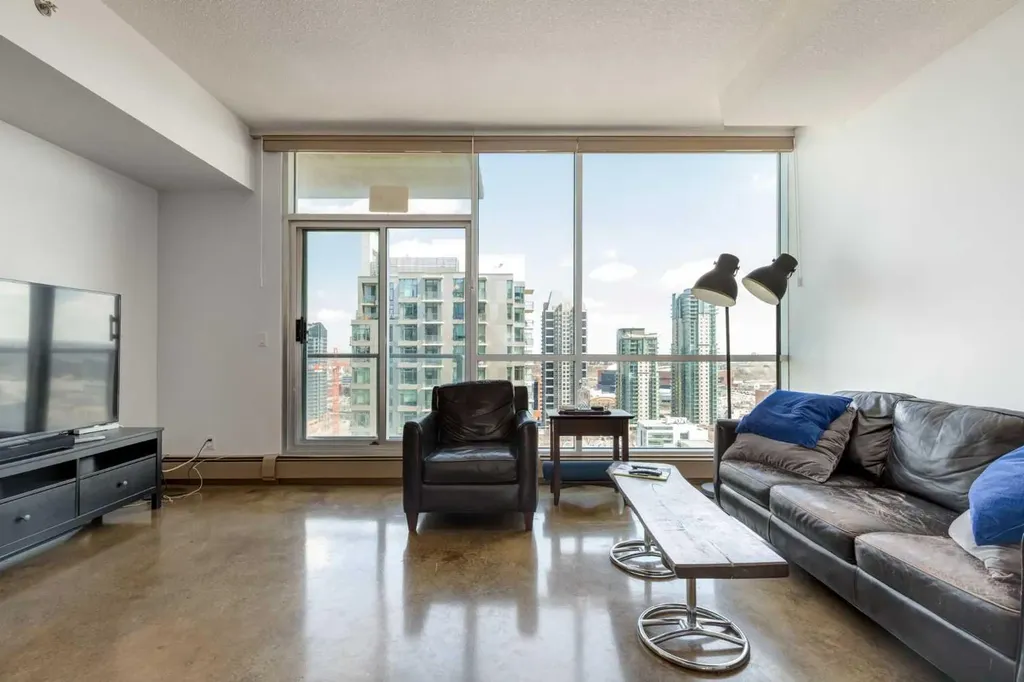 135 13 Avenue SW Calgary AB T2R 0W8