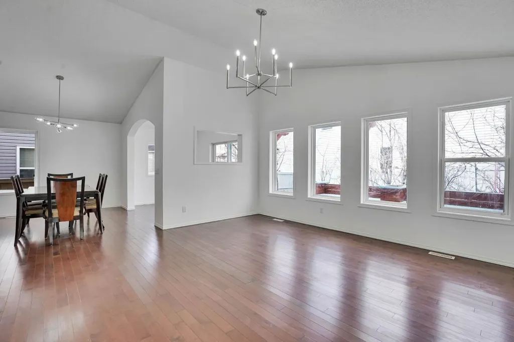 89 Everoak Drive SW Calgary AB T2Y 0C6