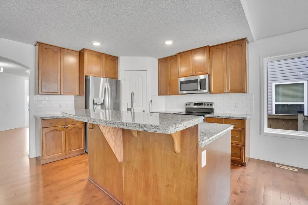 89 Everoak Drive SW Calgary AB T2Y 0C6