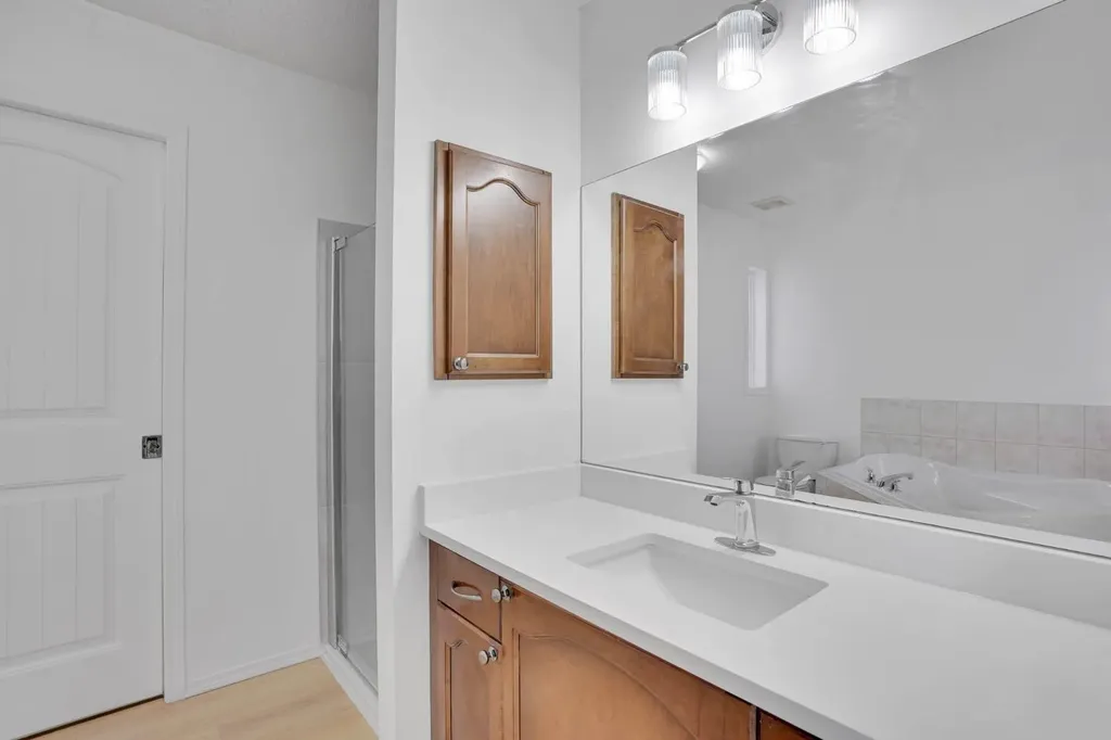89 Everoak Drive SW Calgary AB T2Y 0C6