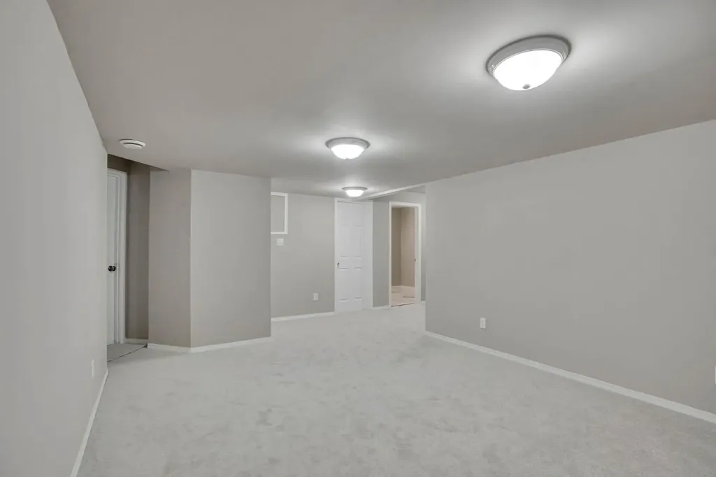 89 Everoak Drive SW Calgary AB T2Y 0C6
