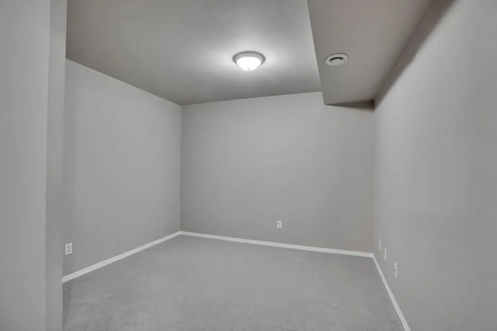89 Everoak Drive SW Calgary AB T2Y 0C6