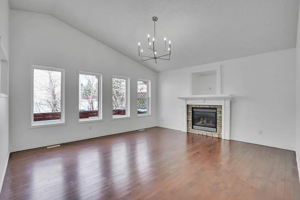 89 Everoak Drive SW Calgary AB T2Y 0C6