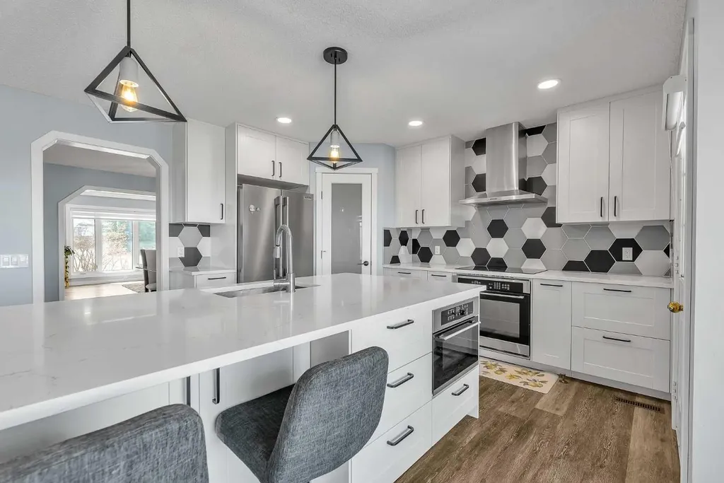 215 Edgevalley Mews Calgary AB T3A 5E5