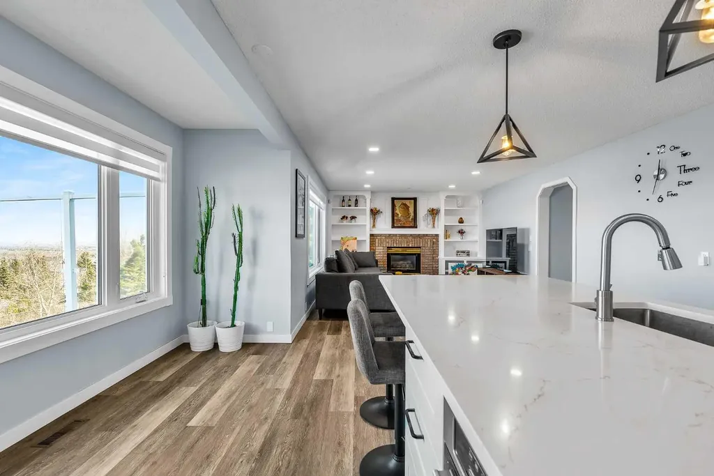 215 Edgevalley Mews Calgary AB T3A 5E5