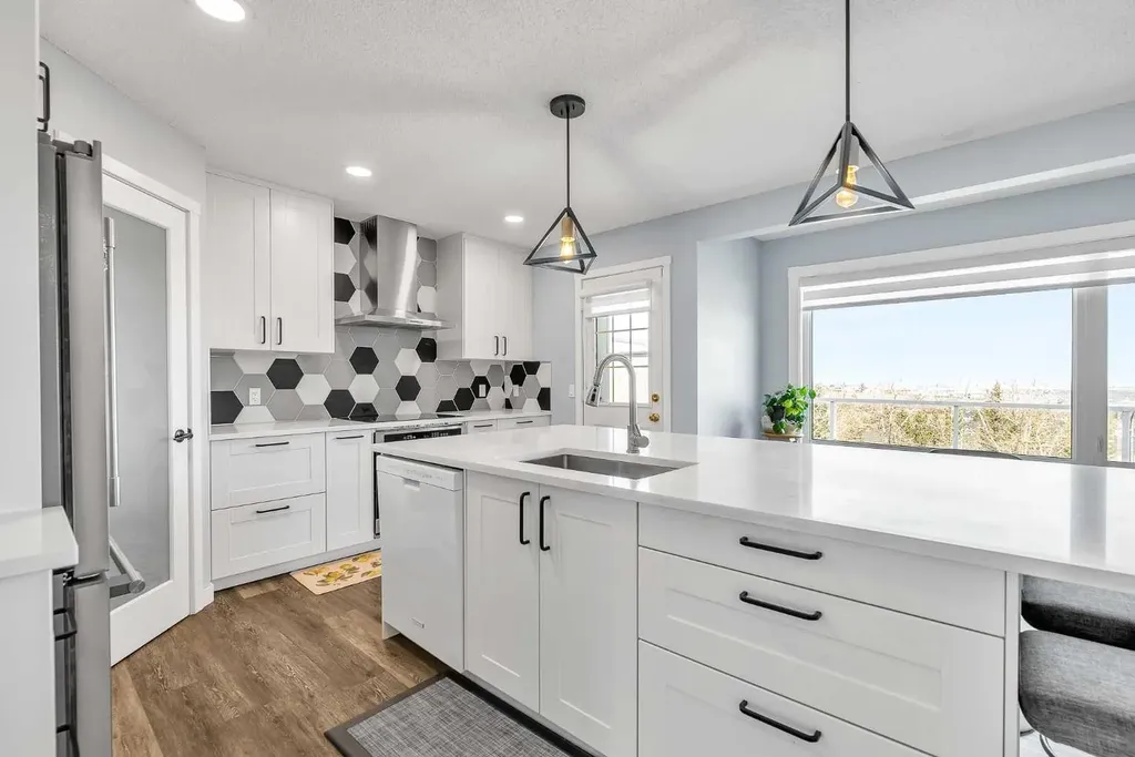 215 Edgevalley Mews Calgary AB T3A 5E5