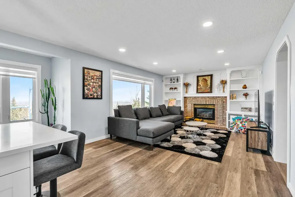 215 Edgevalley Mews Calgary AB T3A 5E5