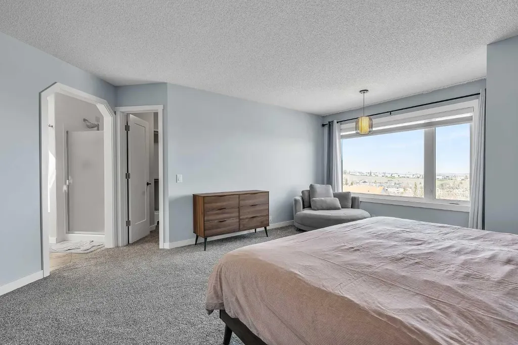 215 Edgevalley Mews Calgary AB T3A 5E5