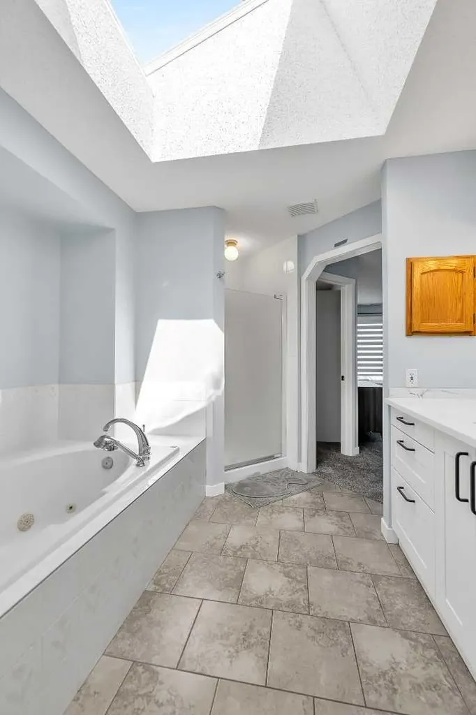 215 Edgevalley Mews Calgary AB T3A 5E5