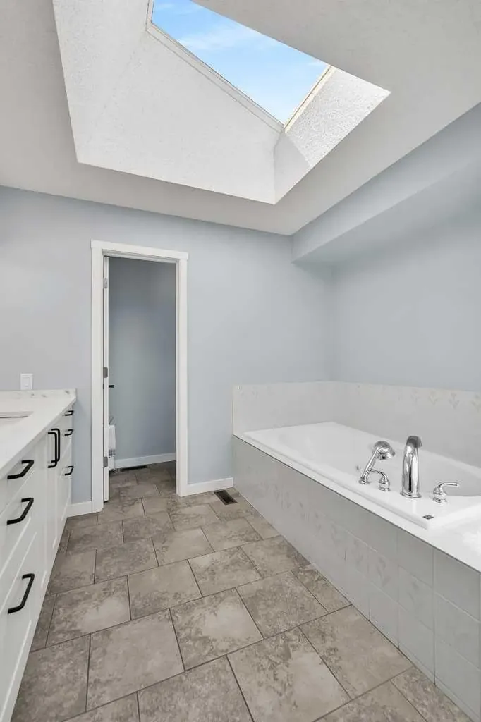 215 Edgevalley Mews Calgary AB T3A 5E5