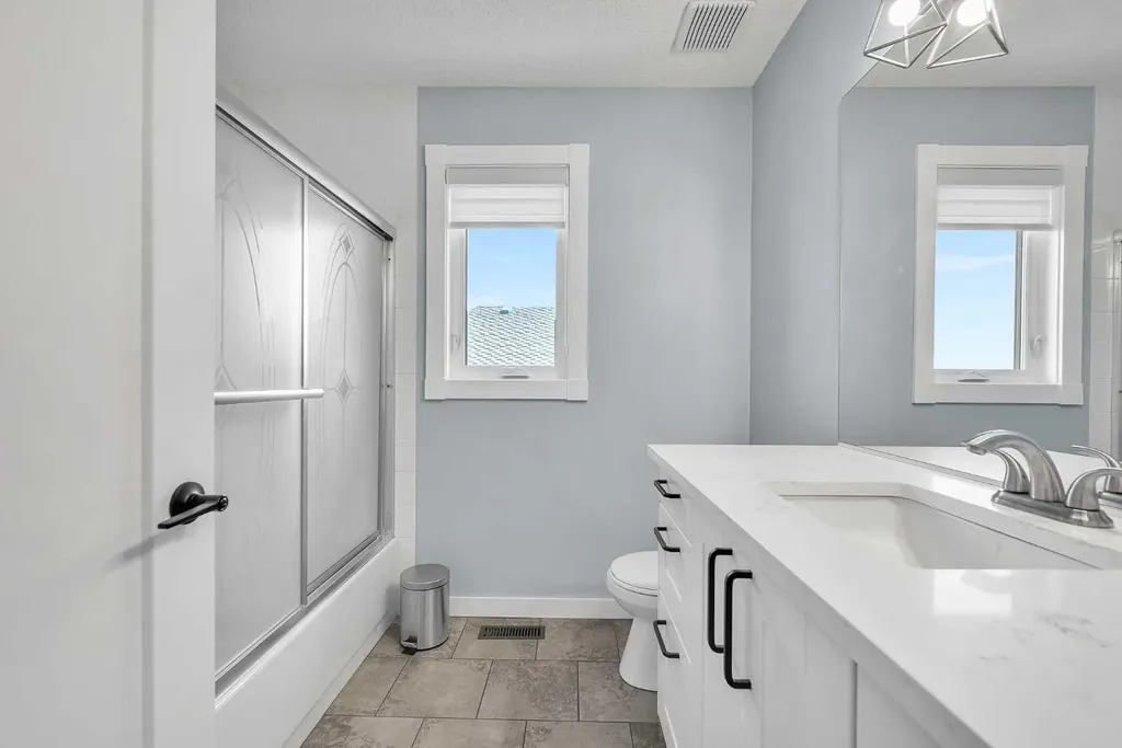 215 Edgevalley Mews Calgary AB T3A 5E5