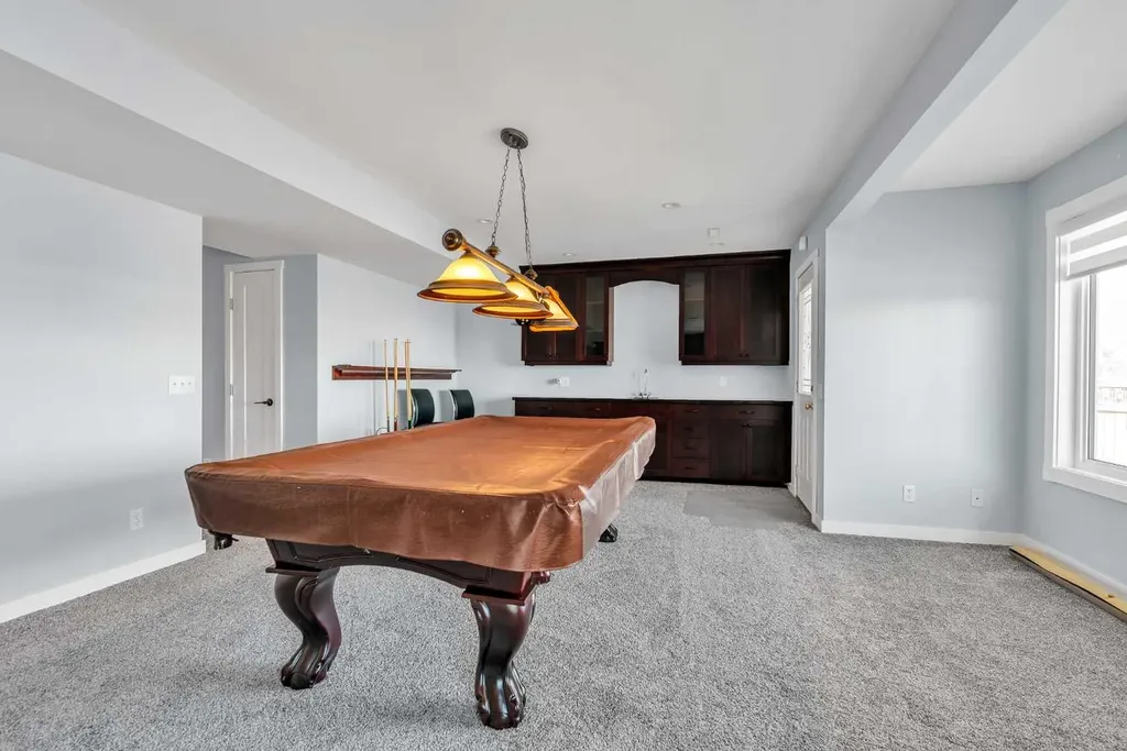 215 Edgevalley Mews Calgary AB T3A 5E5