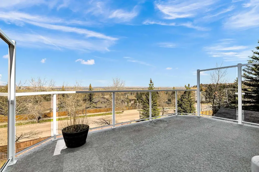 215 Edgevalley Mews Calgary AB T3A 5E5