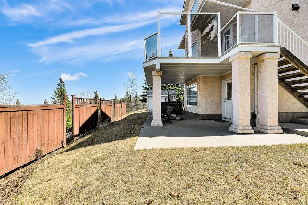 215 Edgevalley Mews Calgary AB T3A 5E5