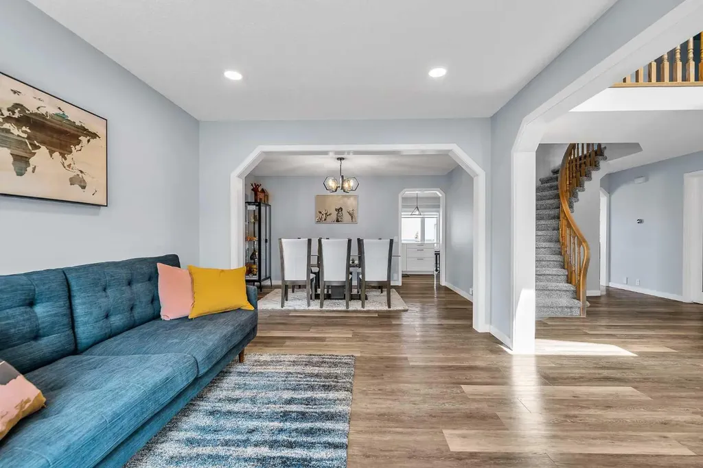 215 Edgevalley Mews Calgary AB T3A 5E5