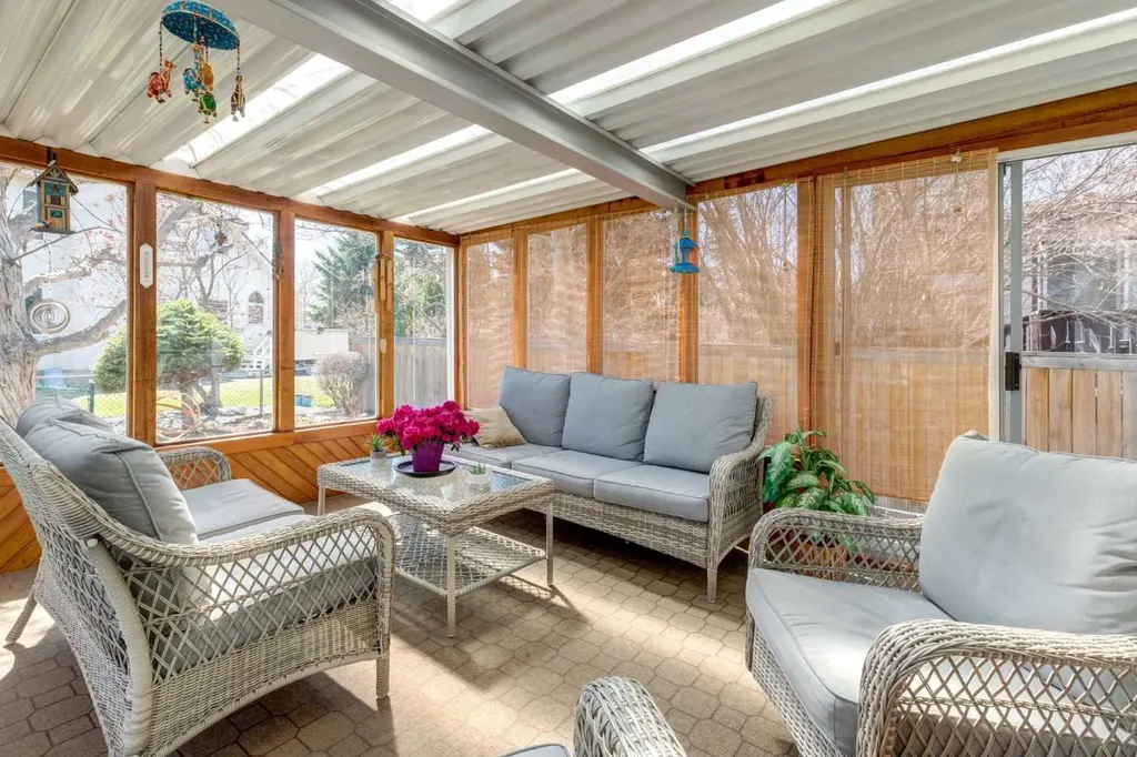 107 Valhalla Crescent NW Calgary AB T3A 1Z7