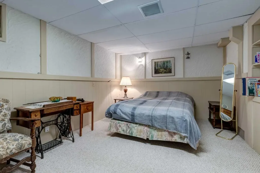 107 Valhalla Crescent NW Calgary AB T3A 1Z7