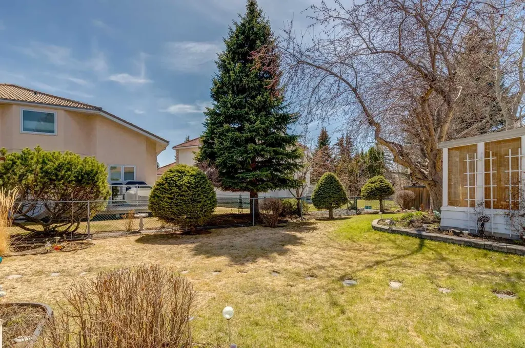 107 Valhalla Crescent NW Calgary AB T3A 1Z7