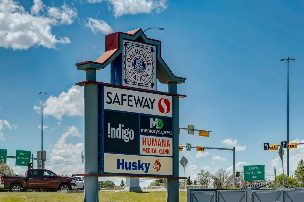 107 Valhalla Crescent NW Calgary AB T3A 1Z7