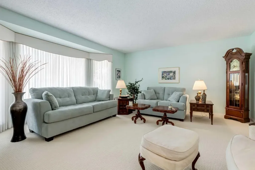 107 Valhalla Crescent NW Calgary AB T3A 1Z7