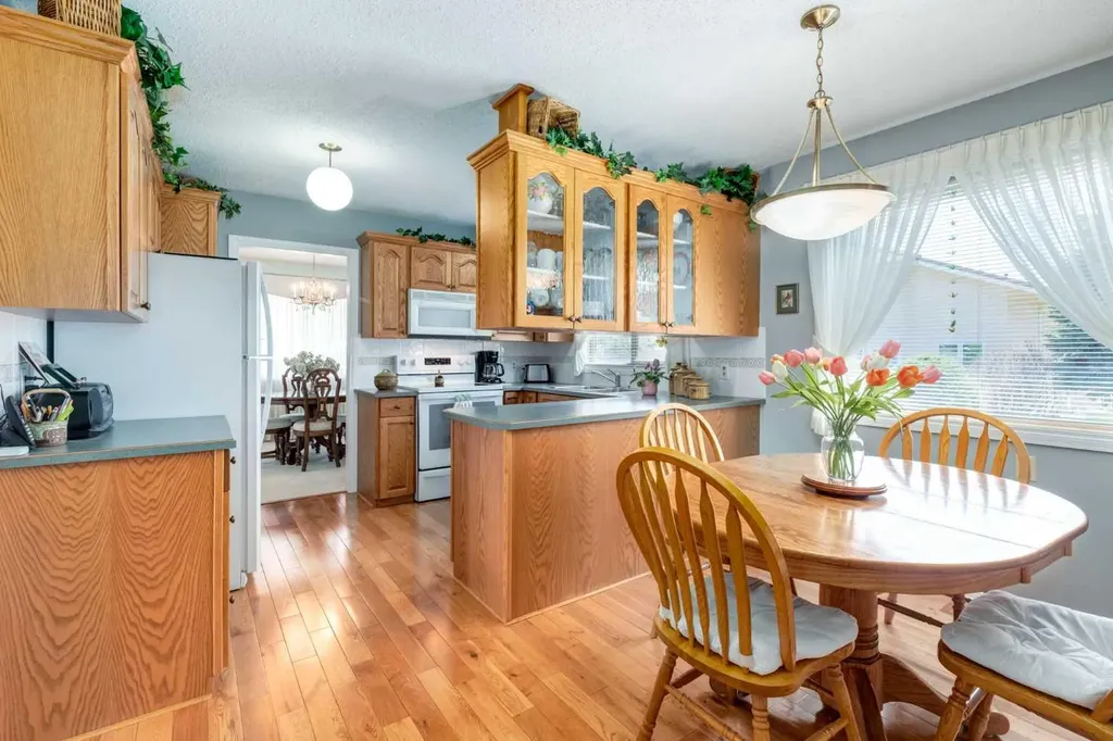 107 Valhalla Crescent NW Calgary AB T3A 1Z7